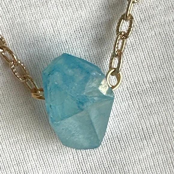 Raw blue Aura Quartz 14k gold gem short necklace - Picture 3 of 7